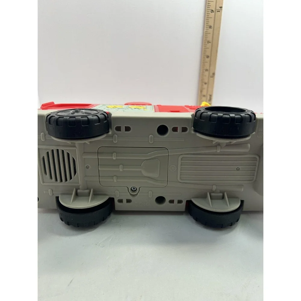 Fisher-Price Little People Red Fire Truck Toy Vehicle 2 Firefighters Lights Kids